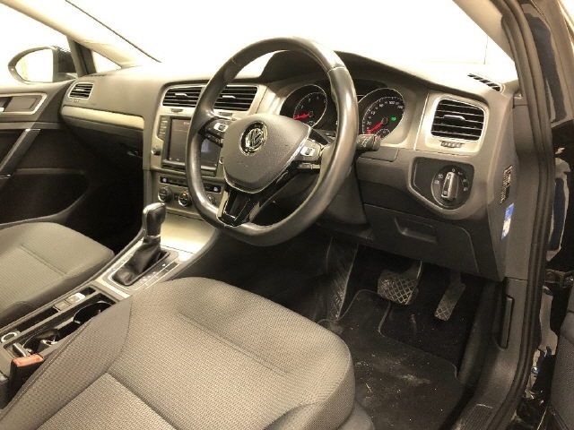2016 VOLKSWAGEN GOLF VARIANT ANNIVERSARY EDITION — photograph 5