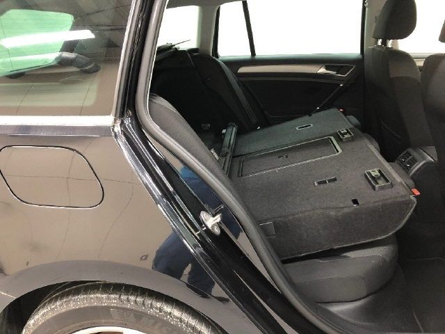 2016 VOLKSWAGEN GOLF VARIANT ANNIVERSARY EDITION — photograph 6