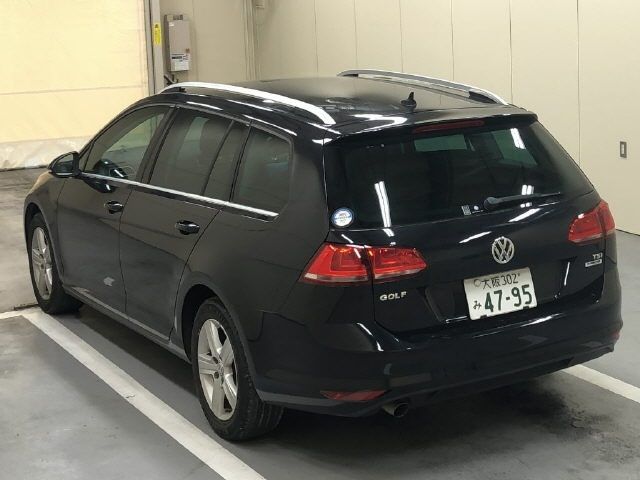 2016 VOLKSWAGEN GOLF VARIANT ANNIVERSARY EDITION — photograph 8