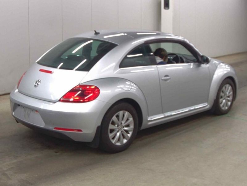 2015 VOLKSWAGEN THE BEETLE DESIGN — photograph 33