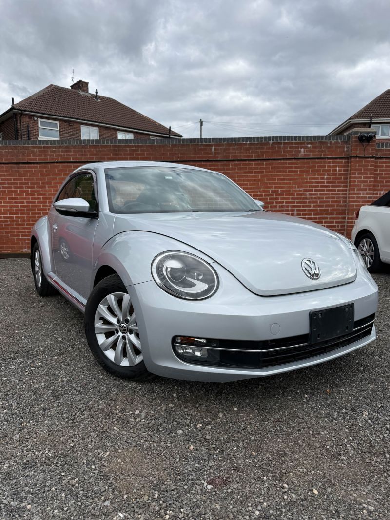 2015 VOLKSWAGEN THE BEETLE DESIGN — photograph 5