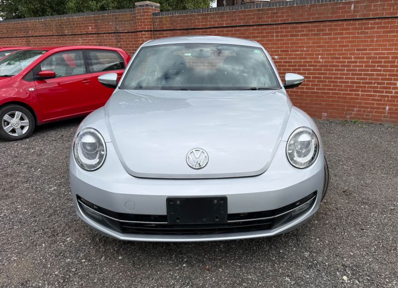 2015 VOLKSWAGEN THE BEETLE DESIGN — photograph 7