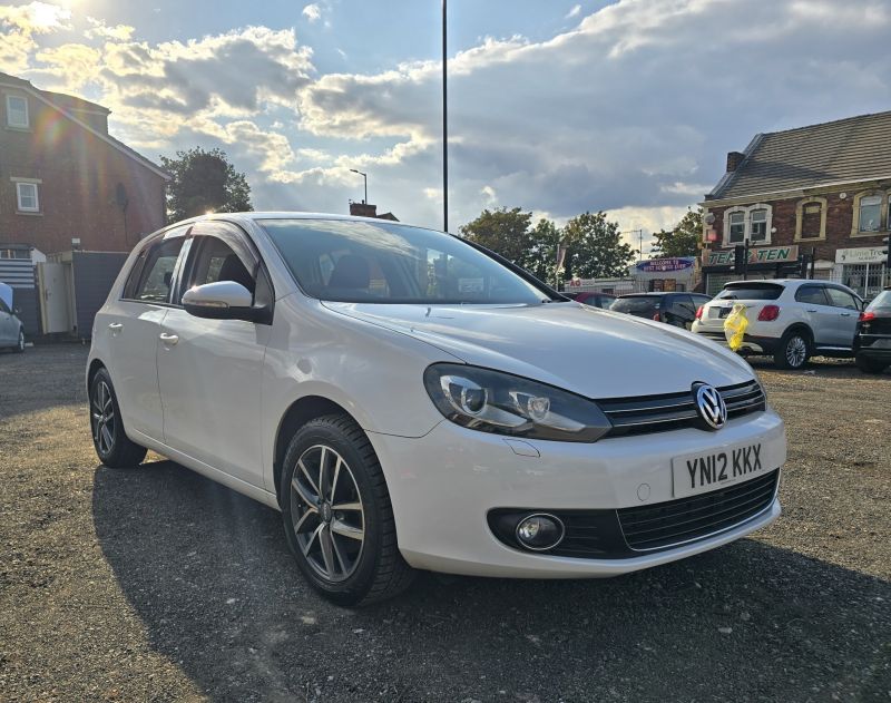 2012 VOLKSWAGEN GOLF TSI COMFORTLINE PREMIUM ED — photograph 2