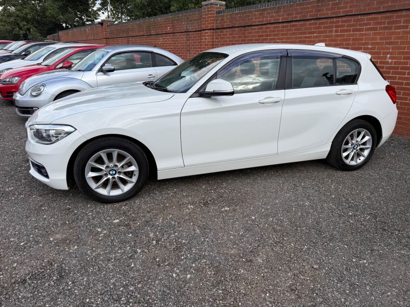 2015 BMW 1 SERIES 118i STYLE — photograph 17