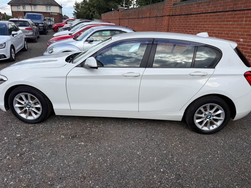 2015 BMW 1 SERIES 118i STYLE — photograph 18