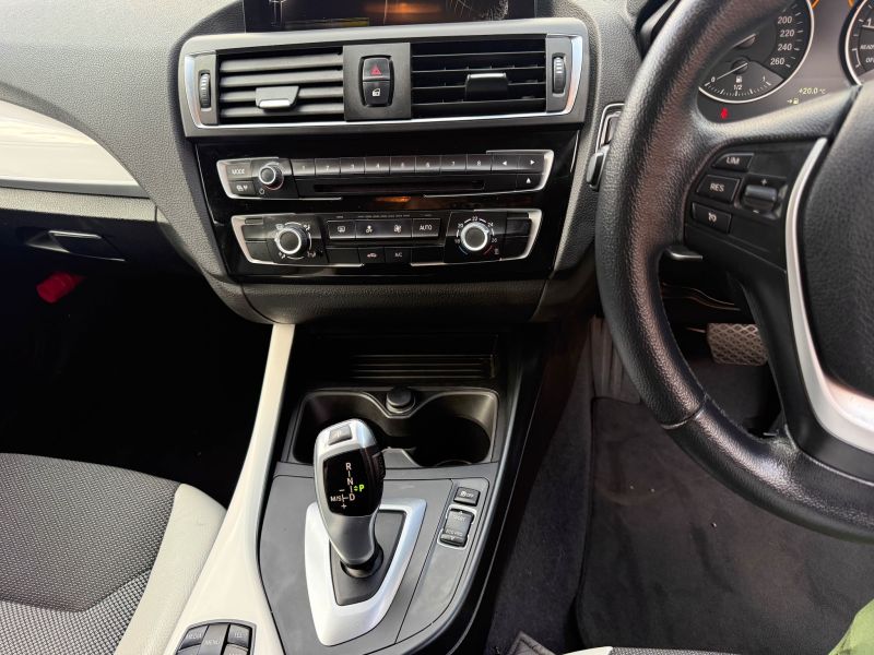 2015 BMW 1 SERIES 118i STYLE — photograph 20