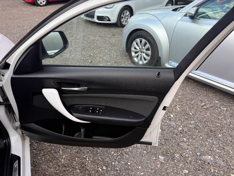 2015 BMW 1 SERIES 118i STYLE — photograph 27