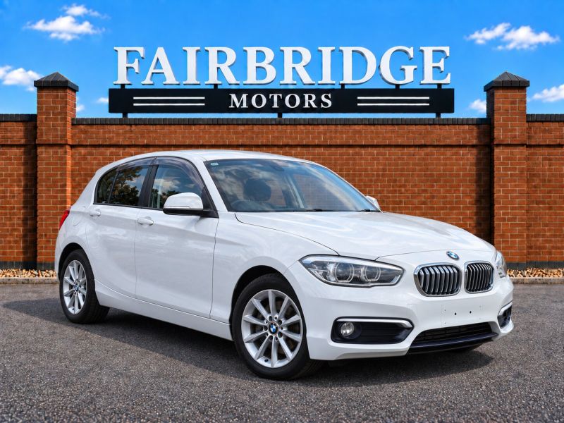 2015 BMW 1 SERIES 118i STYLE — photograph 1