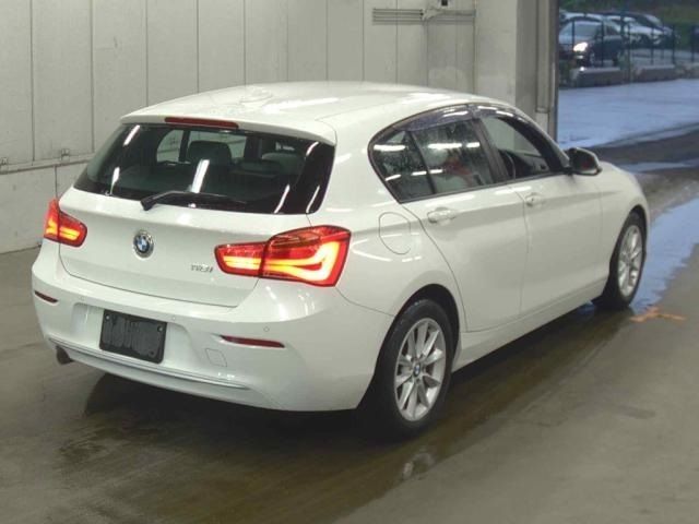 2015 BMW 1 SERIES 118i STYLE — photograph 2