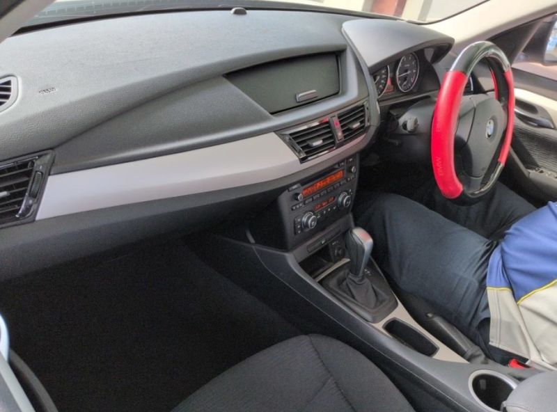 2013 BMW X1 SDRIVE 18i — photograph 6