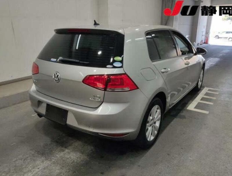 2015 VOLKSWAGEN GOLF TSI PREMIUM EDTION — photograph 4