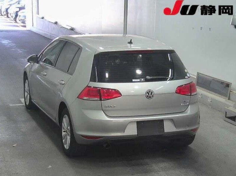 2015 VOLKSWAGEN GOLF TSI PREMIUM EDTION — photograph 7