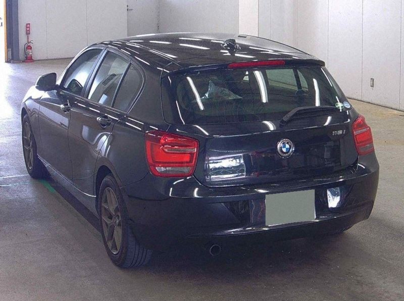 2015 BMW 1 SERIES 116i SPORT — photograph 2