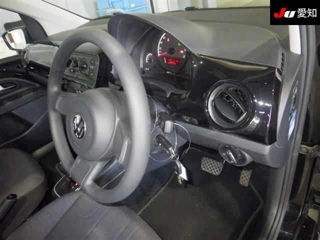 2016 VOLKSWAGEN UP MOVE UP — photograph 6