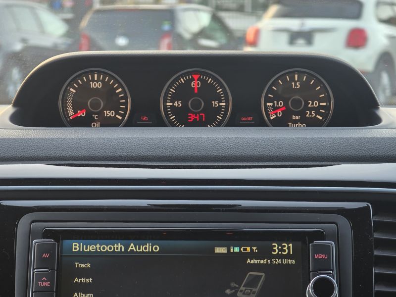 2014 VOLKSWAGEN THE BEETLE TURBO — photograph 14
