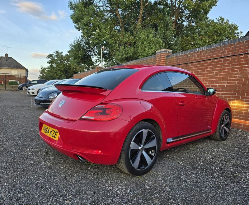 2014 VOLKSWAGEN THE BEETLE TURBO — photograph 17