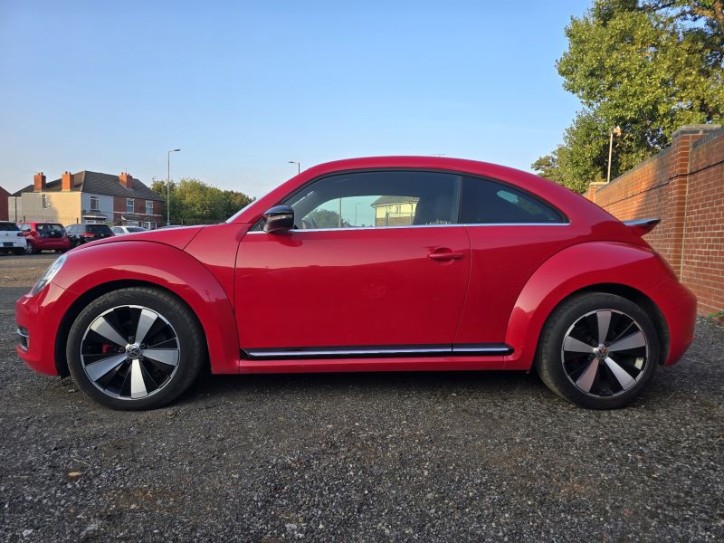 2014 VOLKSWAGEN THE BEETLE TURBO — photograph 6