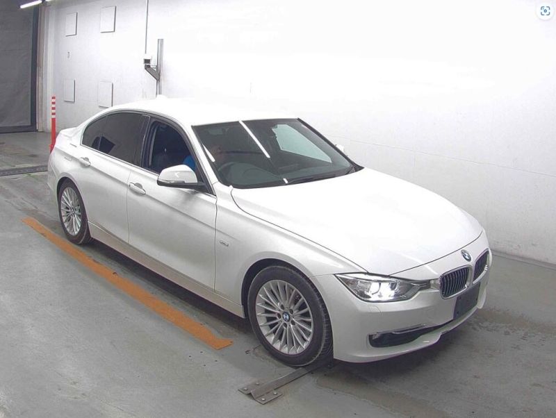 2013 BMW 3 SERIES 320D LUXURY — photograph 6