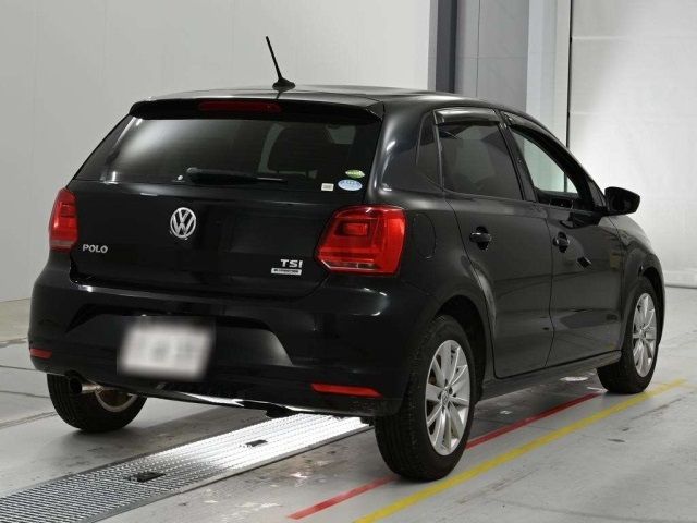 2015 VOLKSWAGEN POLO TSI TSI COMFORT LINE UG PKG — photograph 1