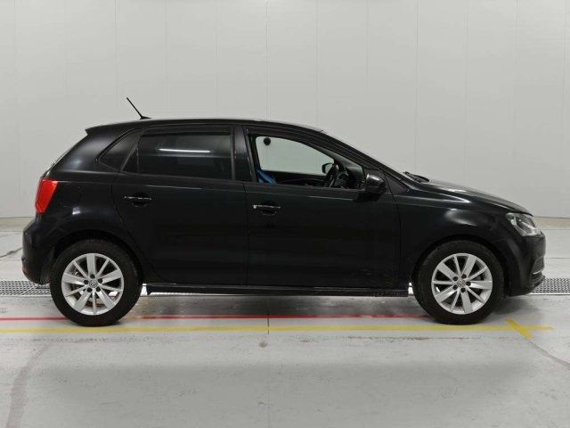 2015 VOLKSWAGEN POLO TSI TSI COMFORT LINE UG PKG — photograph 2