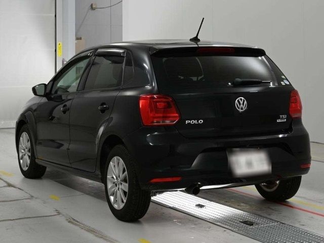2015 VOLKSWAGEN POLO TSI TSI COMFORT LINE UG PKG — photograph 3