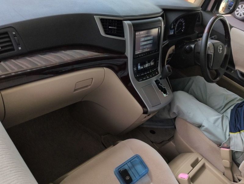 2013 TOYOTA ALPHARD 240X WELFARE SEAT — photograph 2