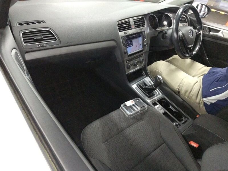 2016 VOLKSWAGEN GOLF VARIANT TSI CONFLINE BLUEMOTION TEG — photograph 1