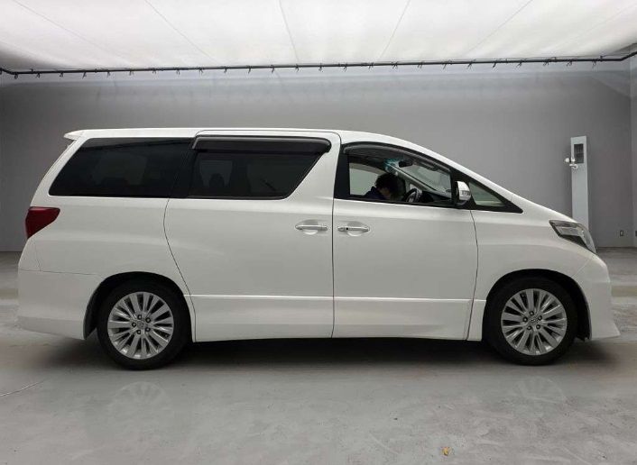 2013 TOYOTA ALPHARD 240S — photograph 14