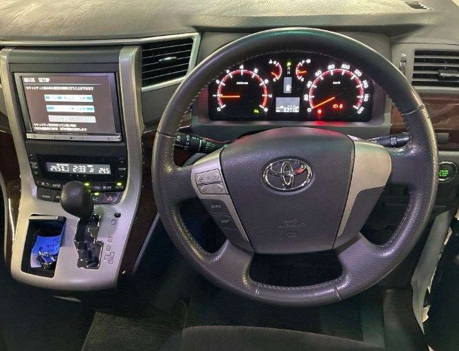 2013 TOYOTA ALPHARD 240S — photograph 3