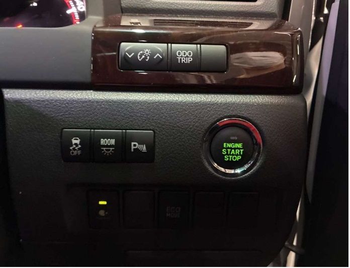 2013 TOYOTA ALPHARD 240S — photograph 4