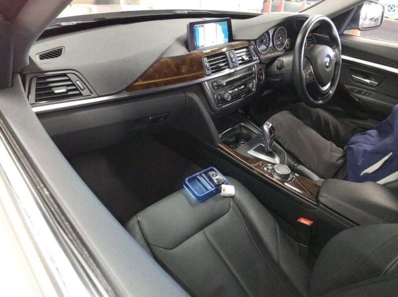 2016 BMW 3 SERIES 320i GRAN TURISMO LUXURY — photograph 2