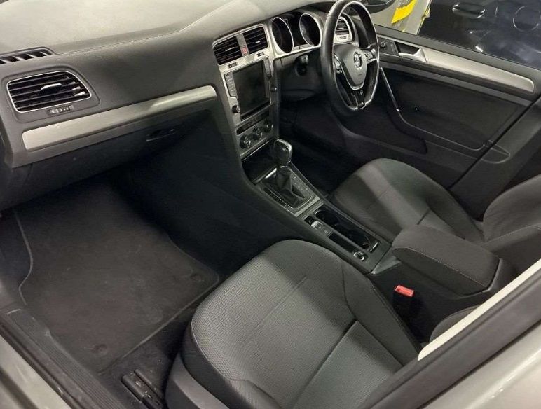 2015 VOLKSWAGEN GOLF TSI COMFORT LINE BLUE MOTION — photograph 10