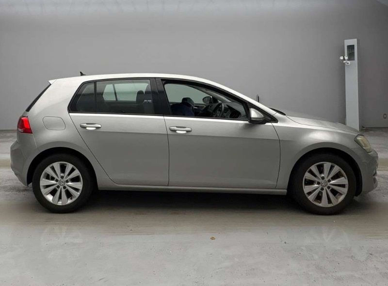 2015 VOLKSWAGEN GOLF TSI COMFORT LINE BLUE MOTION — photograph 15