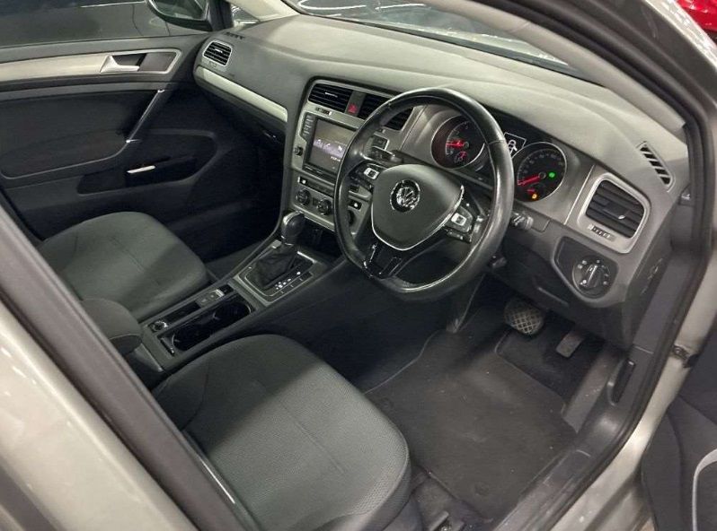 2015 VOLKSWAGEN GOLF TSI COMFORT LINE BLUE MOTION — photograph 4