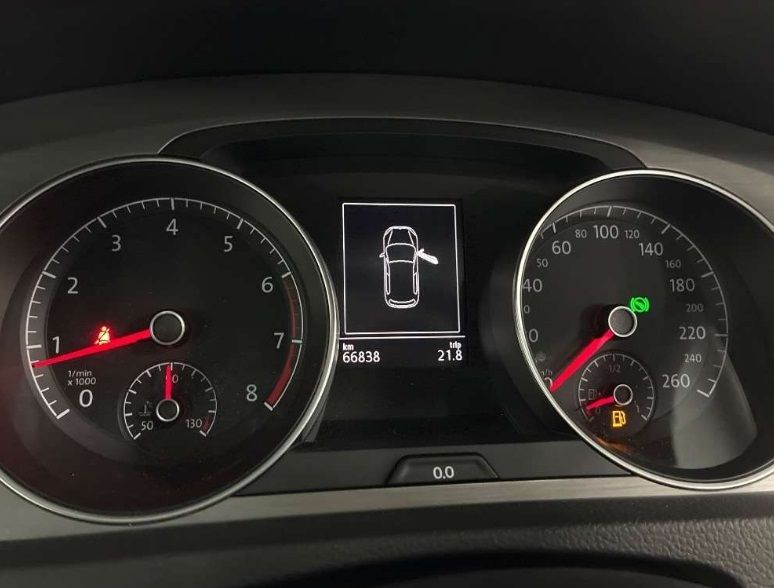 2015 VOLKSWAGEN GOLF TSI COMFORT LINE BLUE MOTION — photograph 5