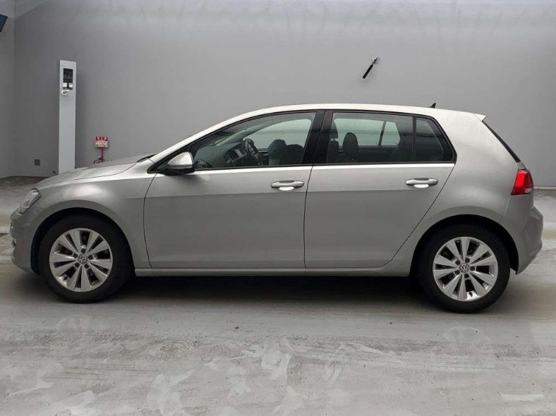 2015 VOLKSWAGEN GOLF TSI COMFORT LINE BLUE MOTION — photograph 8