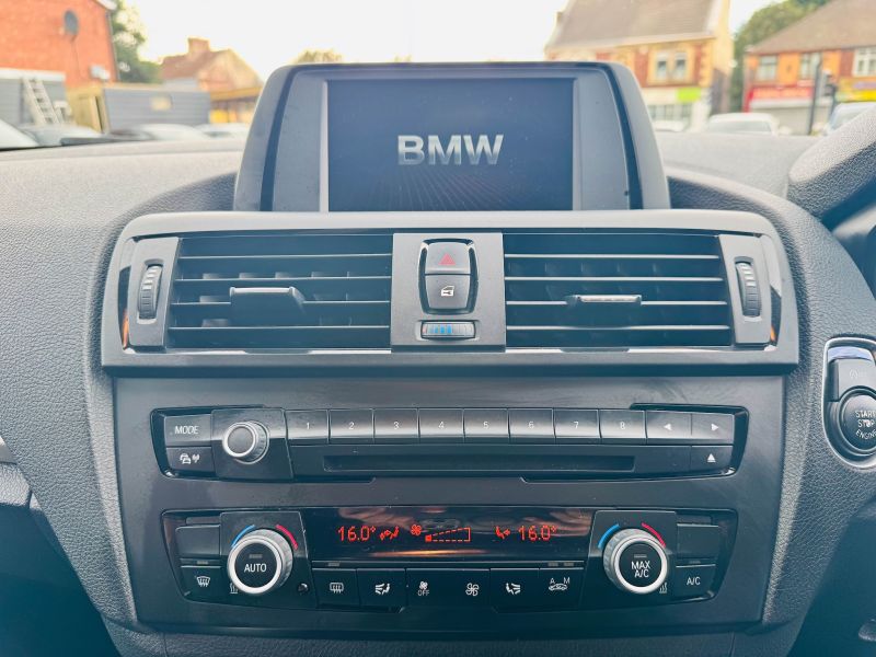 2013 BMW 1 SERIES 116i — photograph 22