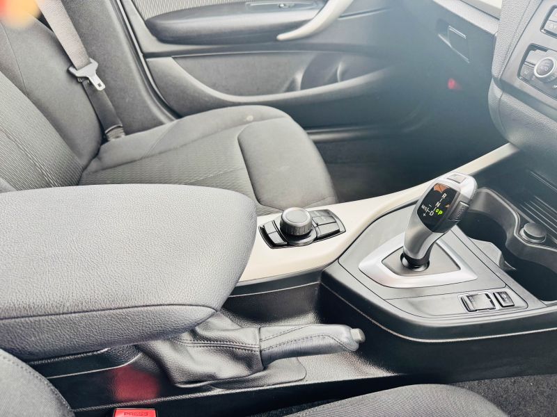 2013 BMW 1 SERIES 116i — photograph 28