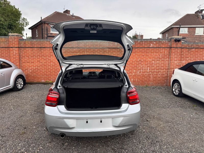 2013 BMW 1 SERIES 116i — photograph 43