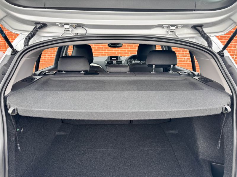 2013 BMW 1 SERIES 116i — photograph 46