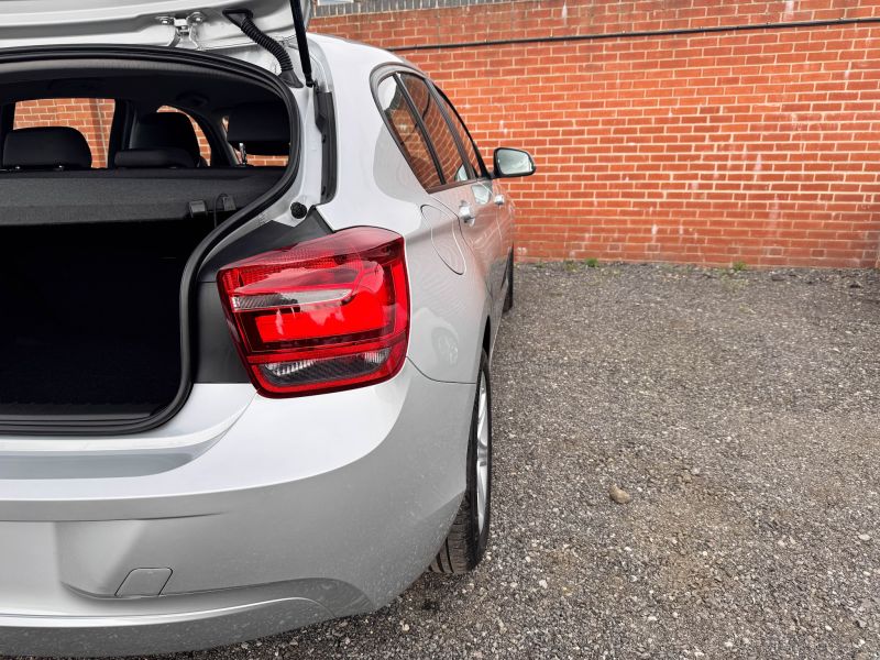2013 BMW 1 SERIES 116i — photograph 48