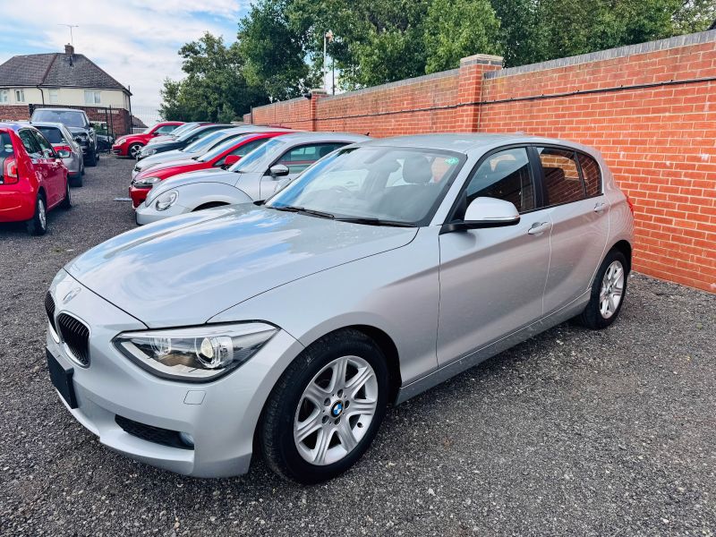 2013 BMW 1 SERIES 116i — photograph 11