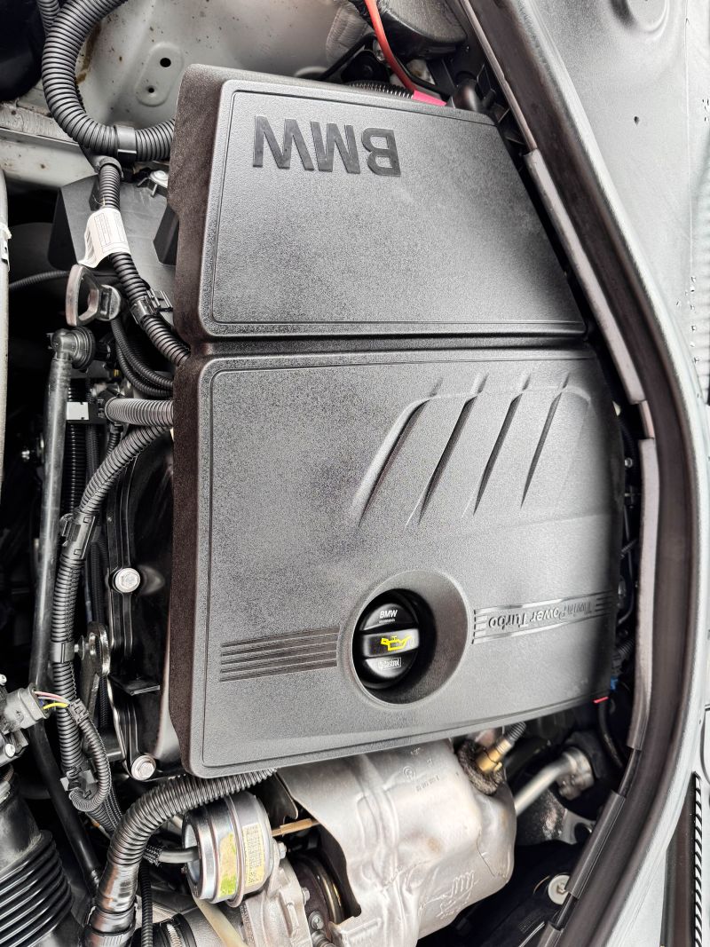 2013 BMW 1 SERIES 116i — photograph 62