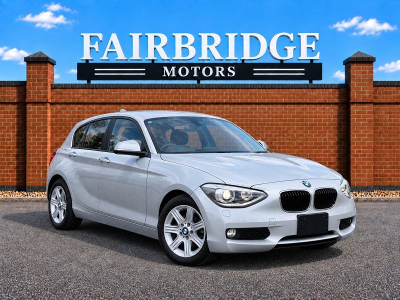 2013 BMW 1 SERIES 116i — photograph 1