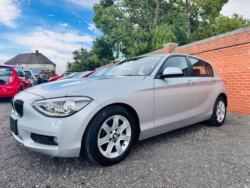 2013 BMW 1 SERIES 116i — photograph 12