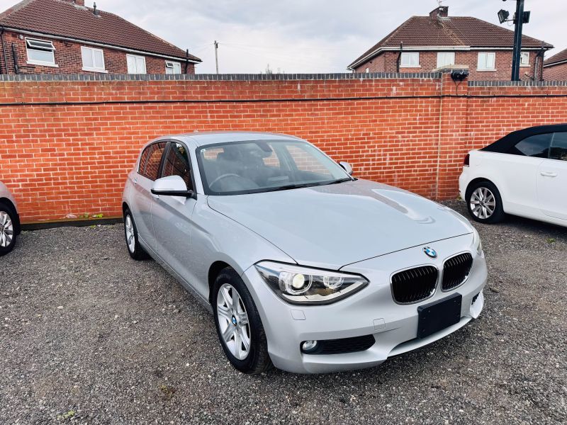 2013 BMW 1 SERIES 116i — photograph 13