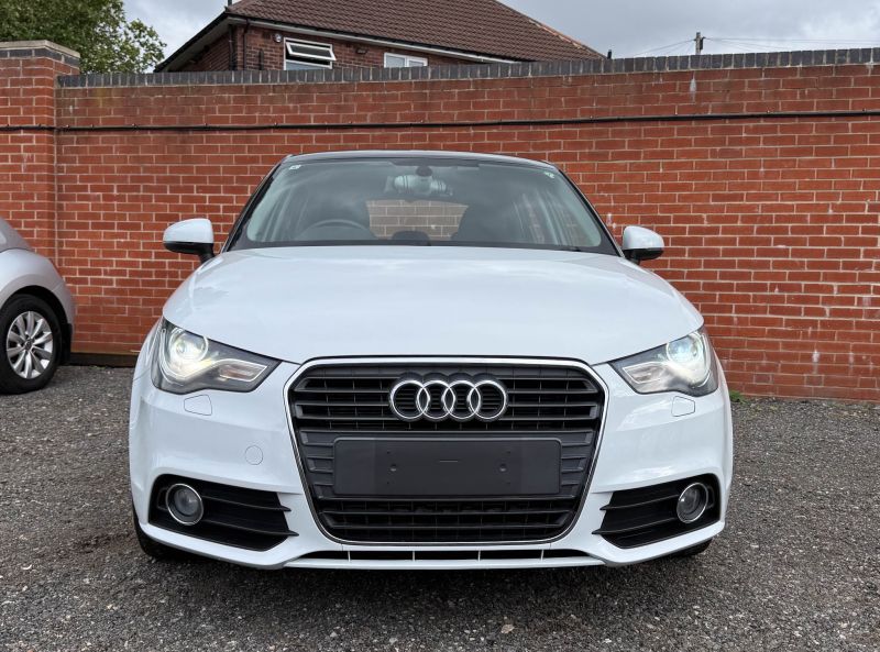 2013 AUDI A1 SPORTBACK 1.4TFSI — photograph 10