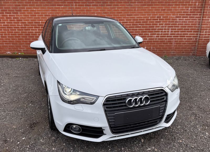 2013 AUDI A1 SPORTBACK 1.4TFSI — photograph 11
