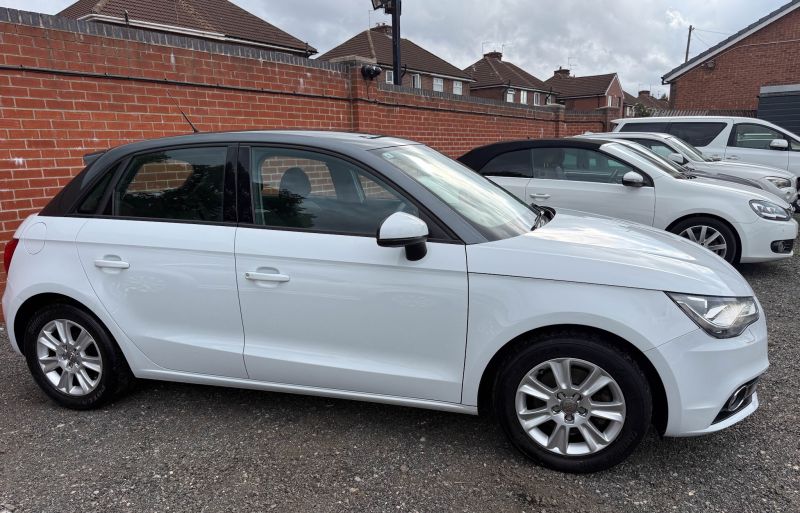 2013 AUDI A1 SPORTBACK 1.4TFSI — photograph 12