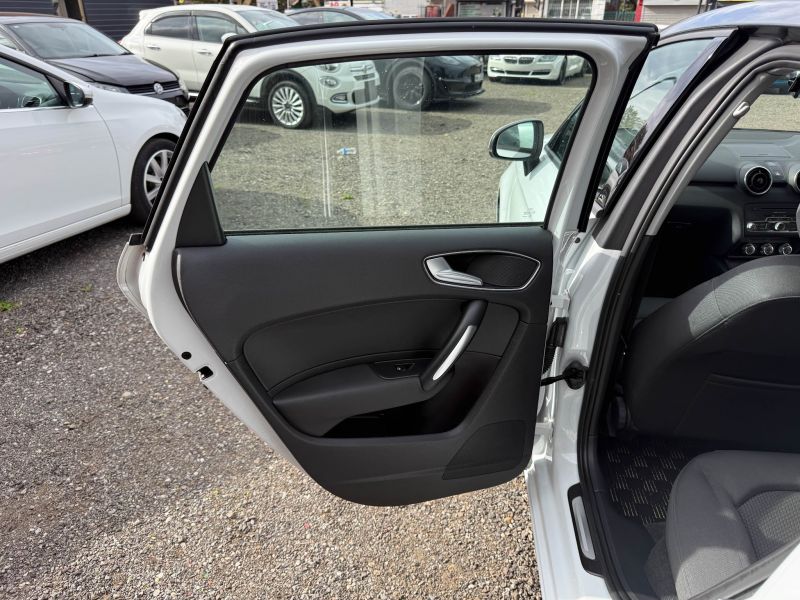 2013 AUDI A1 SPORTBACK 1.4TFSI — photograph 20